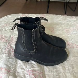 Women’s Blundstone High Top Boots size 9.5
